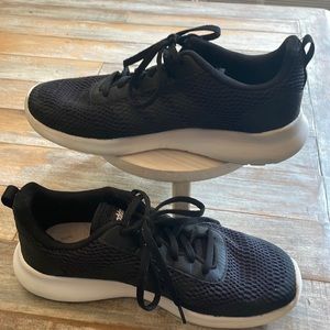 adidas Cloudfoam Woman’s 7.5 Running Shoes